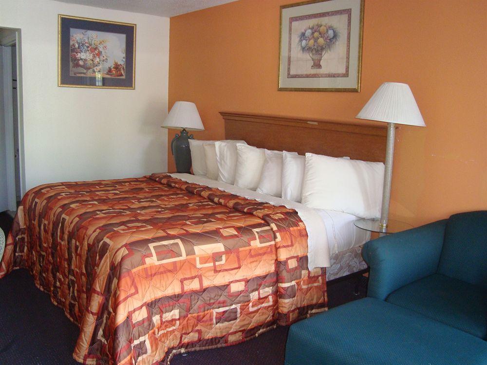 Days Inn By Wyndham Christiansburg Kültér fotó