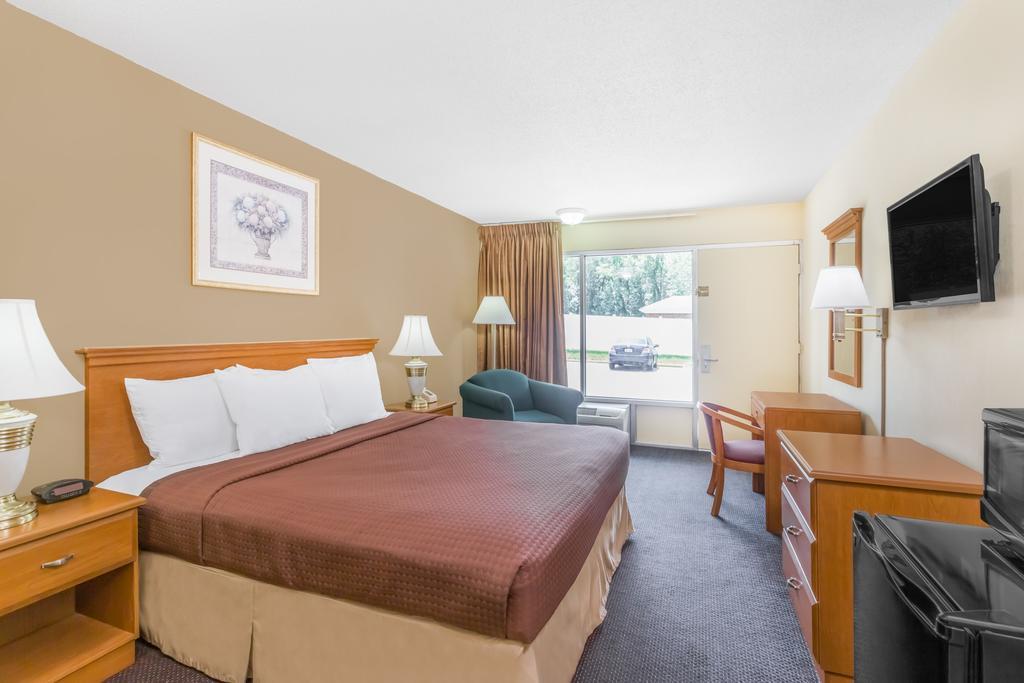 Days Inn By Wyndham Christiansburg Szoba fotó